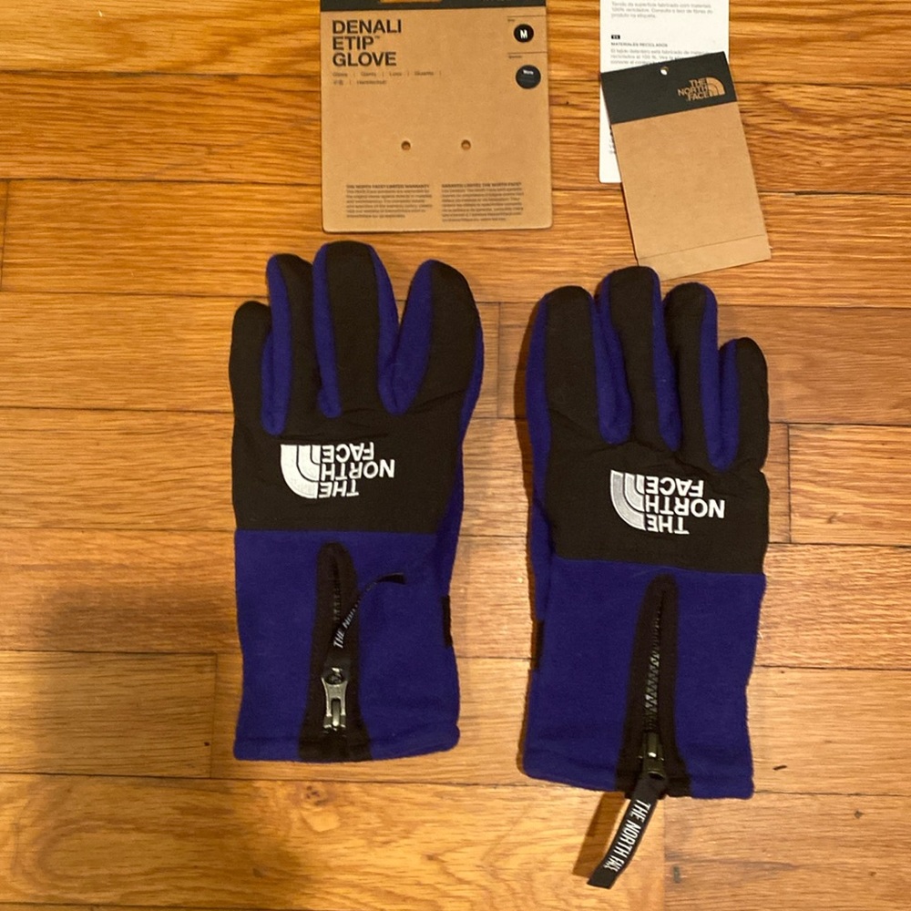 The North Face Denali ETIP Gloves Brand NEW
